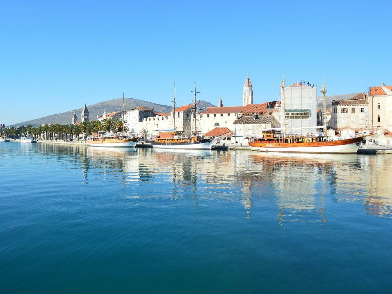 Apartment Miljus By Interhome Trogir Bagian luar foto